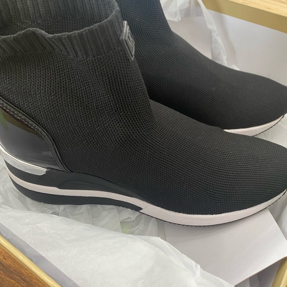 Michael kors skyler bootie black size 7 - Picture 9 of 11